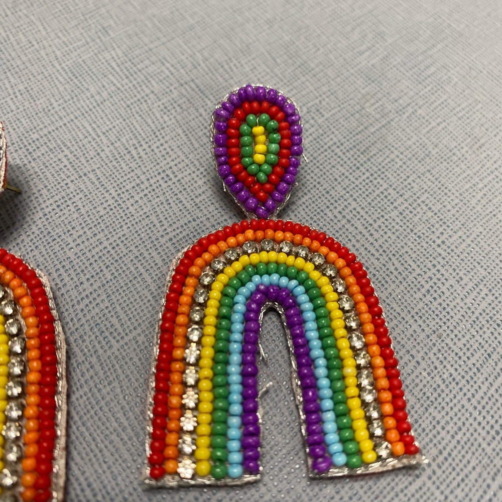 Beautiful beaded rainbow earrings. - Picture 4 of 4